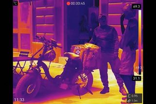 Video: Termokamera natáčela teplotu povrchů v rozpáleném centru města - Seznam Zprávy